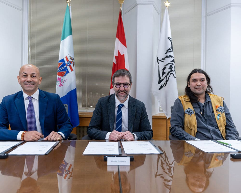 Photo of Ross River Dena Council Chief Dylan Loblaw, Yukon Premier Ranj Pillai, and the Honourable Steven Guilbeault, Minister of Environment and Climate Change and Minister responsible for Parks Canada, signed a Memorandum of Understanding to assess the feasibility of establishing a national park reserve and Indigenous Protected and Conserved Area within the Ross River region in the Yukon.